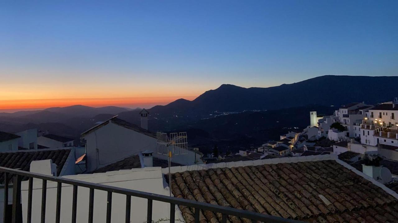 Villa Casa “El Zumaque” En Zahara De La Sierra Esterno foto