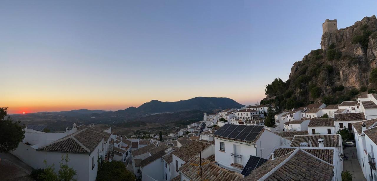 Villa Casa “El Zumaque” En Zahara De La Sierra Esterno foto